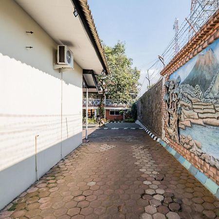 Urbanview Hotel Near Jatim Park 1 By Reddoorz Batu  Exterior foto