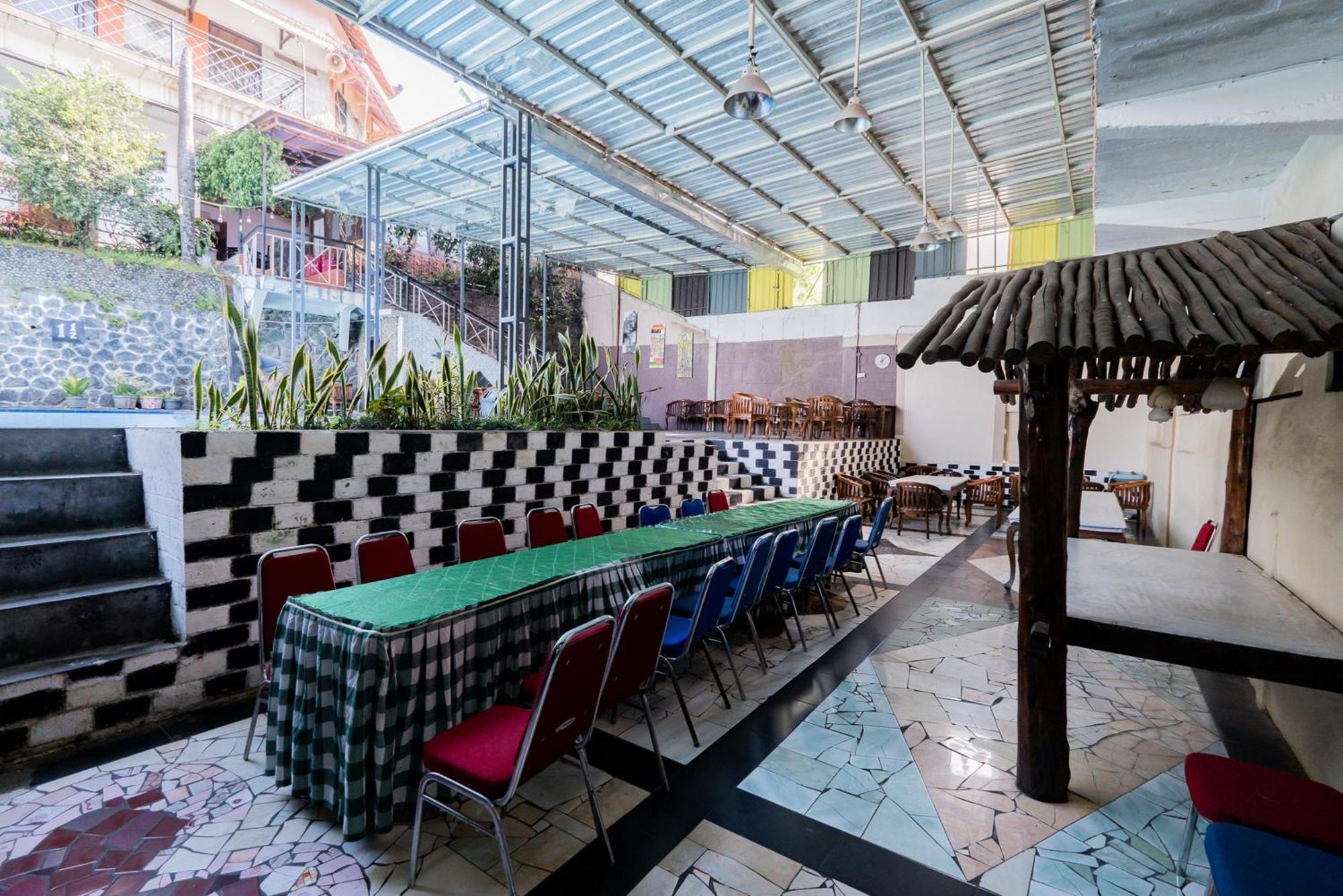 Urbanview Hotel Near Jatim Park 1 By Reddoorz Batu  Exterior foto