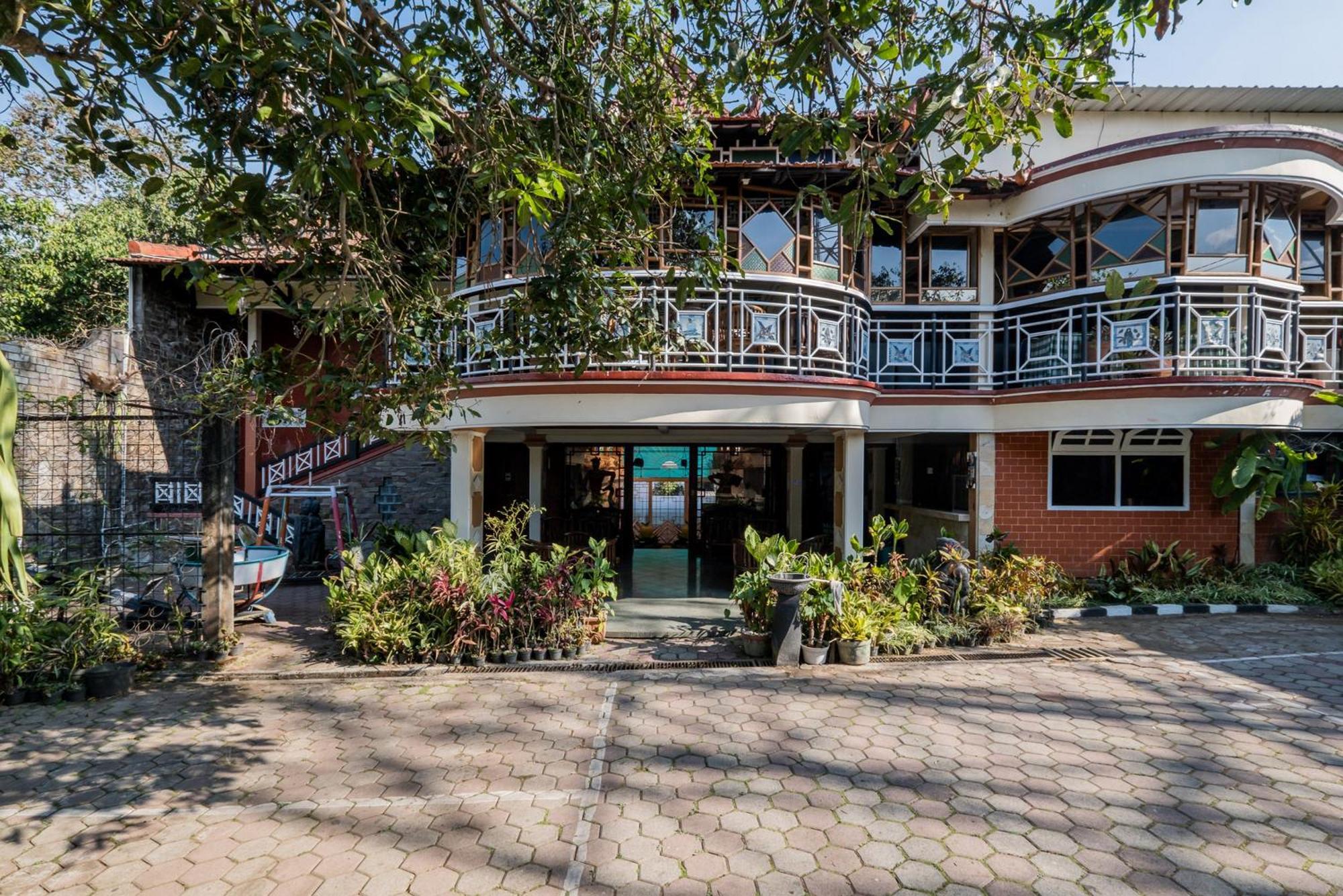 Urbanview Hotel Near Jatim Park 1 By Reddoorz Batu  Exterior foto