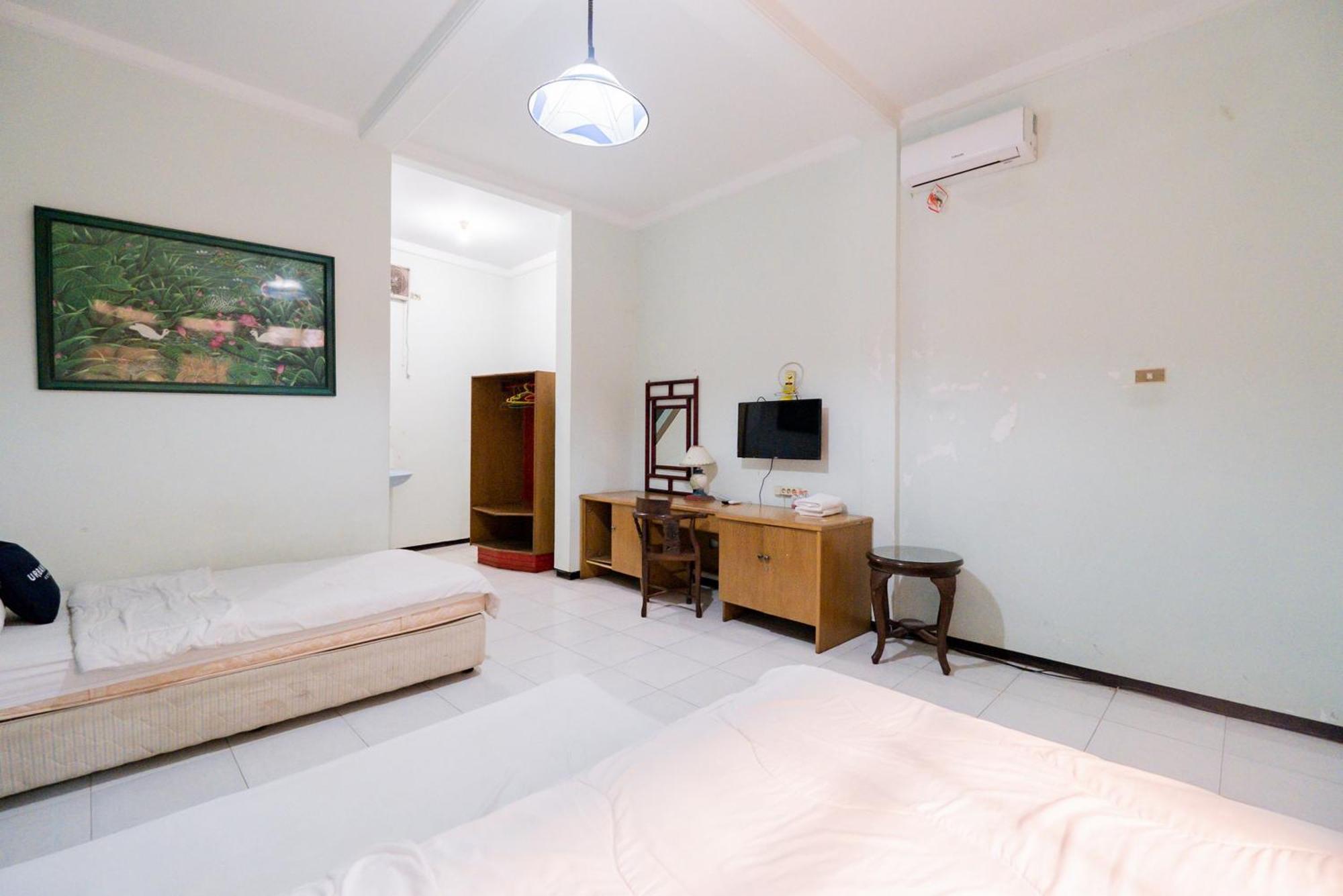 Urbanview Hotel Near Jatim Park 1 By Reddoorz Batu  Exterior foto